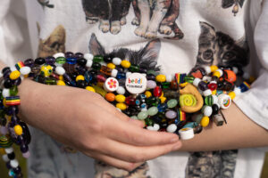 Bainbridge girl ‘checks’ leukemia’s challenges marked by artist-made beads 3